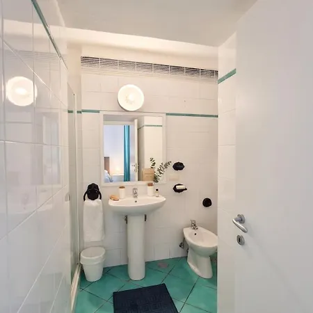 Blu Seaview ,heated Pool, Terrace And Jacuzzi Willa *